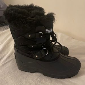 ❌SOLD❌ON FB •• Adult Snow Boots
